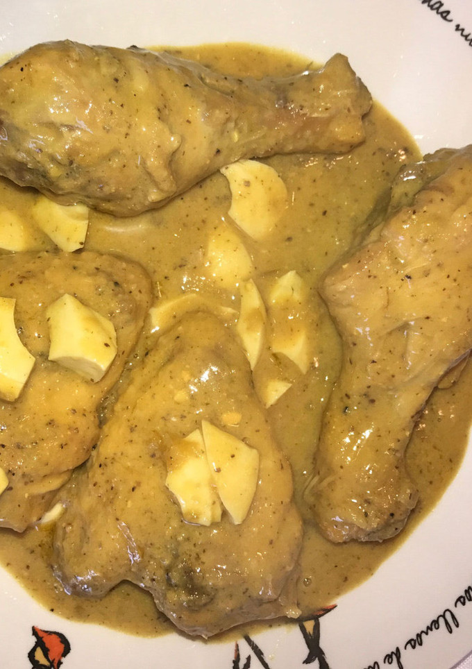 Una foto de Pollo en pepitoria