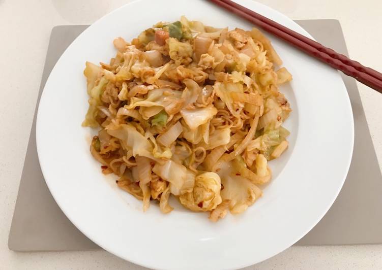 Step-by-Step Guide to Make Ultimate Pan fry instant noodles with vegetables