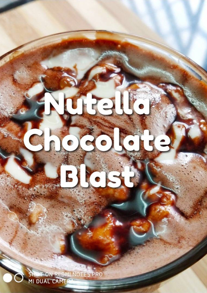 Nutella சாக்லேட் குண்டு (தடித்த சாக்லேட் பானம்) | கில்லர் சாக்லேட் ஷேக் செய்முறை முக்கிய புகைப்படம்