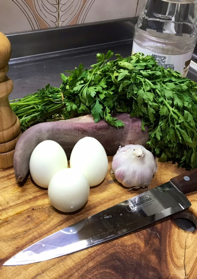 Una foto de Lengua a la vinagreta