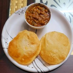 A picture of Chole bhature.