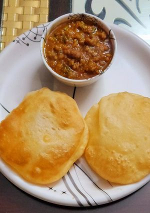 A picture of Chole bhature.