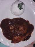 Filete de pescado en salsa roja tipo (Mole)