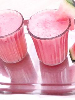वाटरमेलन जूस (Watermelon juice recipe in hindi) रेसिपी मुख्य फोटो