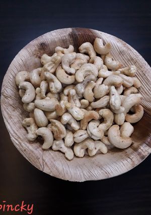 A picture of Roasted cashew nut.