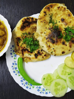 अमृतसरी कुलचा (amritsari kulcha recipe in Hindi) रेसिपी मुख्य फोटो