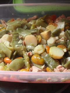 Una foto de Ensalada de judías verdes y atún 2024