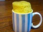 Una foto de mug cake yogur