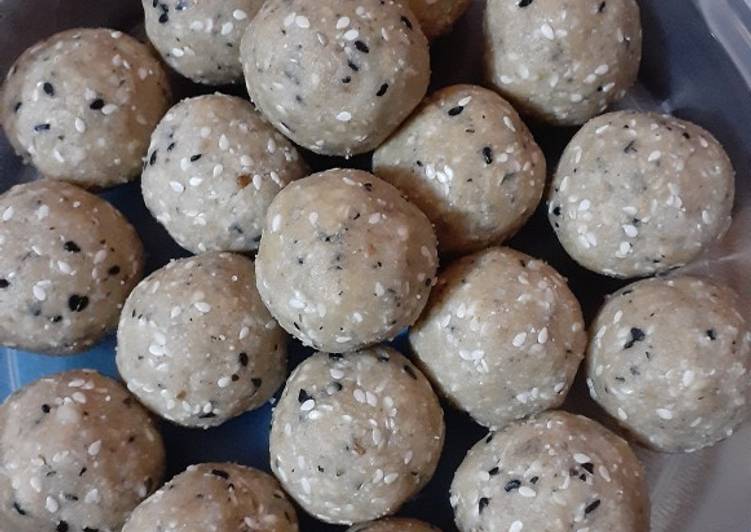 Recipe of Super Quick Homemade Peanut Poha Laddoo