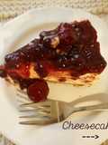 Cheesecake con salsa de frutos del bosque