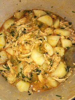 Una foto de Pollo con papas