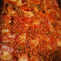 A picture of Baked Beans with bell pepper and bacon.