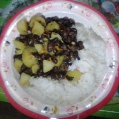 A picture of Rice and stew.