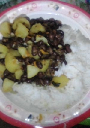 A picture of Rice and stew.