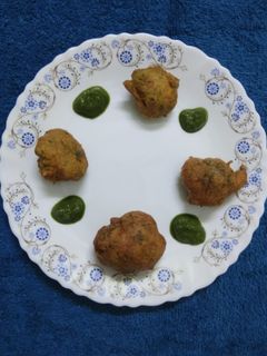 કુંભણીયા ભજીયા (Kumbhaniya Bhajiya Recipe In Gujarati) રેસીપી મુખ્ય ફોટો