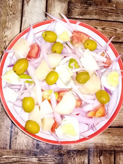 صورة لوصفة سلاطة صيفية باردة ومنعشة