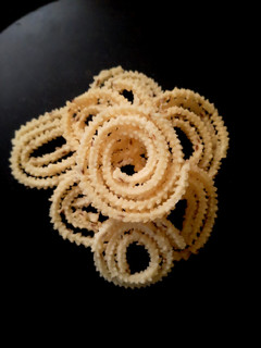 உடனடி முறுக்கு (instant murukku recipe in tamil) செய்முறை முக்கிய புகைப்படம்