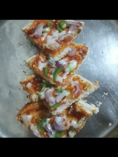 चीज़ पिज़्ज़ा (cheese pizza recipe in Hindi) रेसिपी मुख्य फोटो