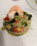 Ensalada de quinoa con langostinos
