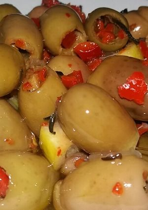 صورة لوصفة تتبيلة الزيتون الأخضر 😋