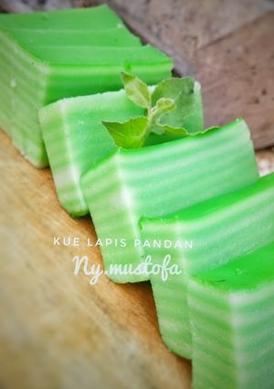 Foto resep Kue Lapis Pandan #kamismanis #StepByStep