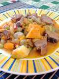 Guiso de vegetales y asado del día de ayer