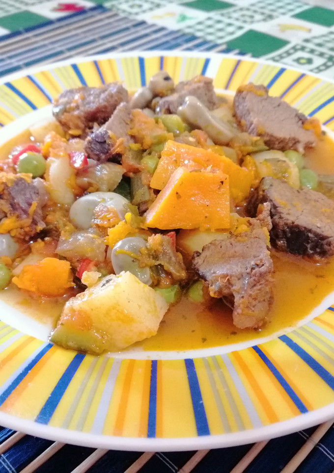 Una foto de Guiso de vegetales y asado del día de ayer