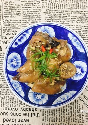 Hình của món Giò Heo Kho Tỏi.