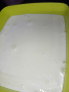 Una foto de Mayonesa de leche y ajo... Lactonesa 🥛🌻