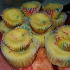 A picture of Mama's Sprinkle Cupcakes.