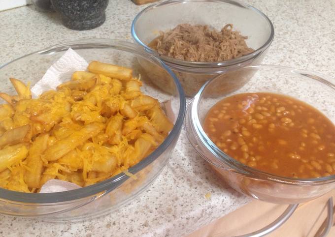 Pulled BBQ pork with Beans and Cheesy Chips 💜