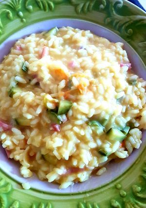 Foto di Risotto allo Zafferano con Speck, fiori di zucca, e provola