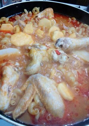 Una foto de Guisito de pollo. 🍗