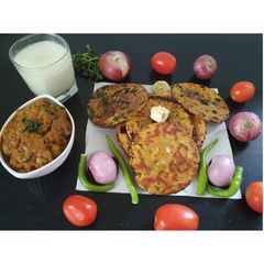 A picture of Punjabi Missi Roti.