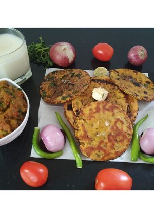A picture of Punjabi Missi Roti.