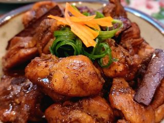 Gà kho quế chi