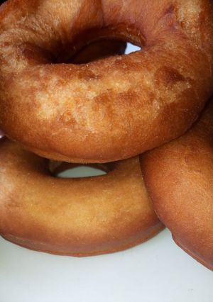 A picture of Lemon flavored doughnut.