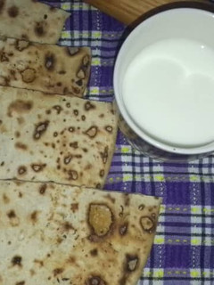 صورة لوصفة خبز الفطير بالفرينة من أسهل وأسرع وصفات الخبز لفطور الصباح 😘🌝