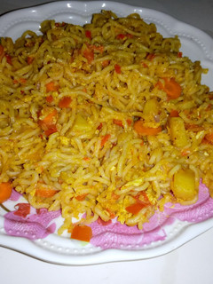 A picture of Omelette indomie noodle.