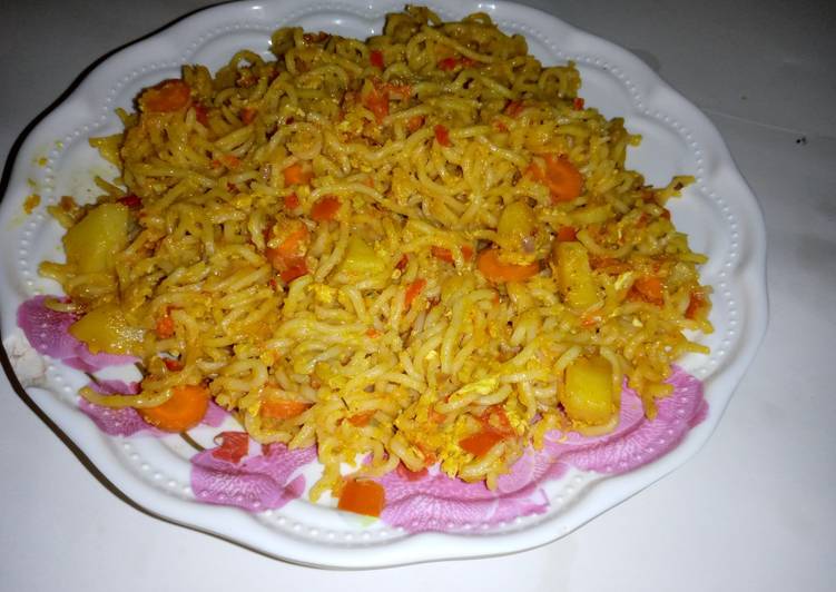 Recipe of Speedy Indomie noodle omelette