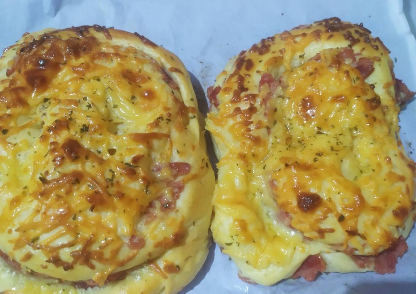 Smoke beef cheese bread