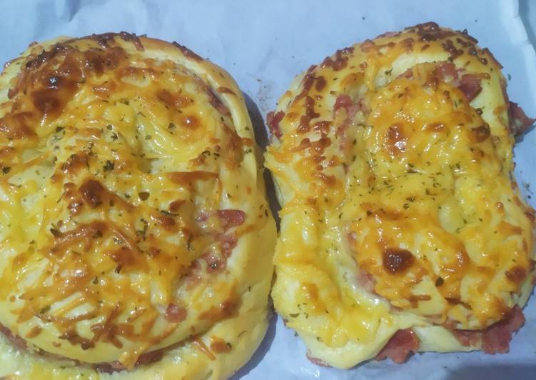 Resep Smoke beef cheese bread yang Lezat