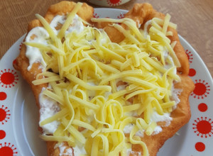 Kefires lángos, hűtős, ropogós recept fotója