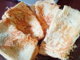 Roti bakar balut keju isi cokelat