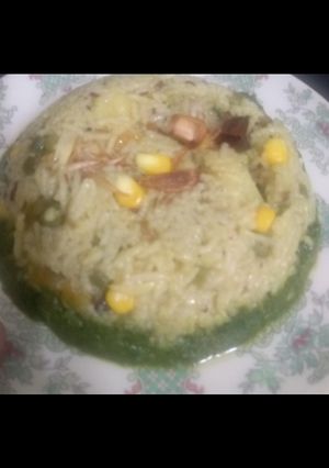 લહસૂની પાલક વેજ પુલાવ (Lahsuni Palak Veg. Pulao Recipe In Gujarati) રેસીપી મુખ્ય ફોટો