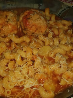 Una foto de Guiso de Fideos Anti Frío con Albondigas de Cerdo 😀😋