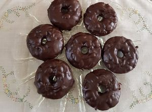 Una foto de Donitas de chocolate oscuro