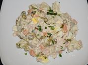 Una foto de lomito de atún en lata ensalada