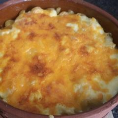 A picture of Pasta with sour cream.