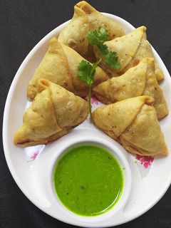 બિહારી સમોસા (bihari samosa recipe in gujarati) રેસીપી મુખ્ય ફોટો